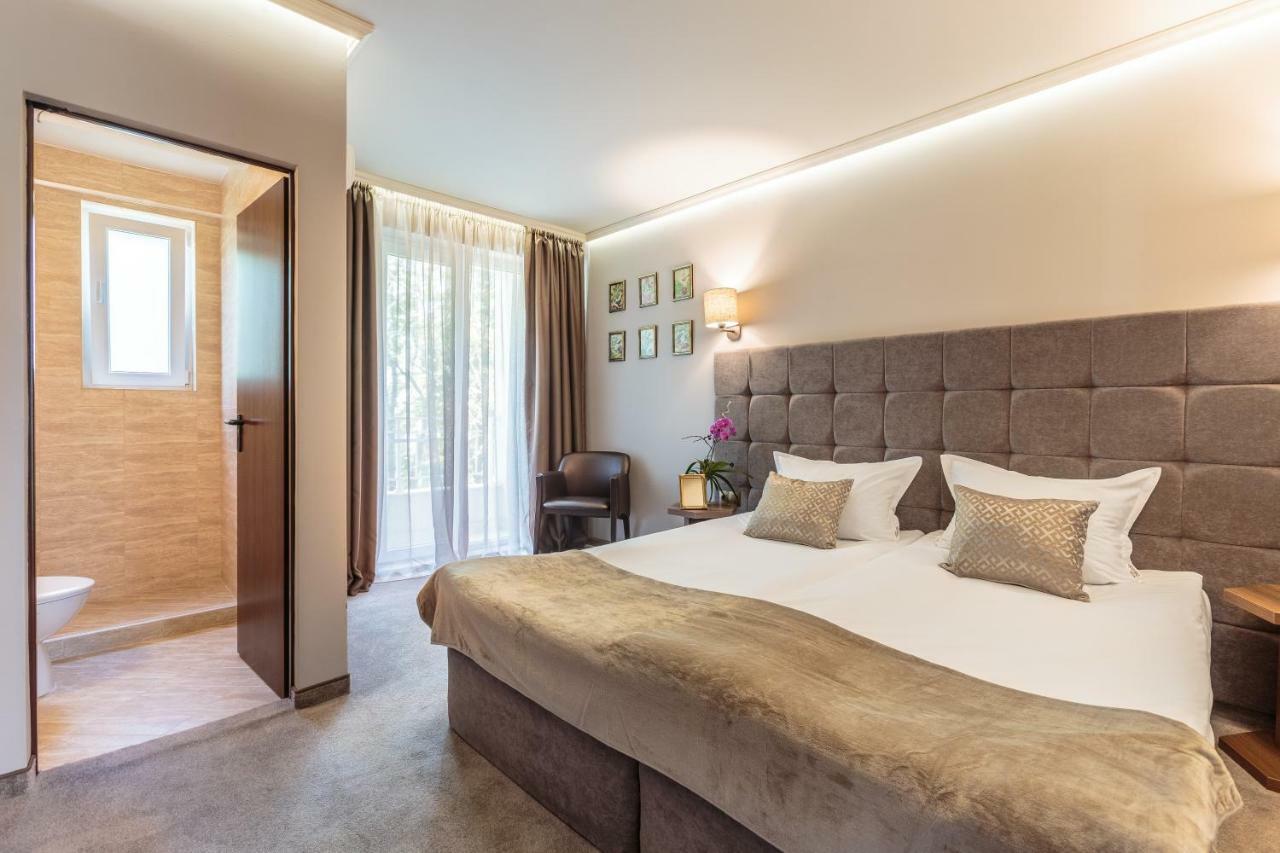 Хотел Микадо Hotel 3*